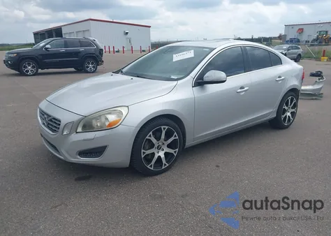 2012 Volvo S60 T5 z USA, uszkodzony, nr VIN YV1622FS0C2039568